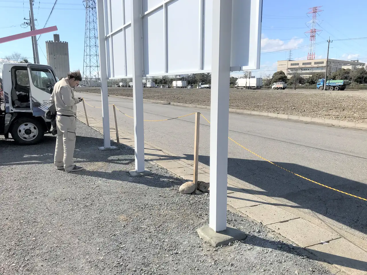 野立看板の裏側