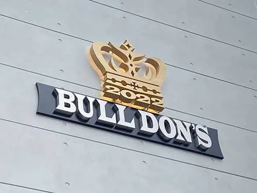 ワンちゃんのブリーダーBULLDON’S様のチャンネル文字を施工させていただきました