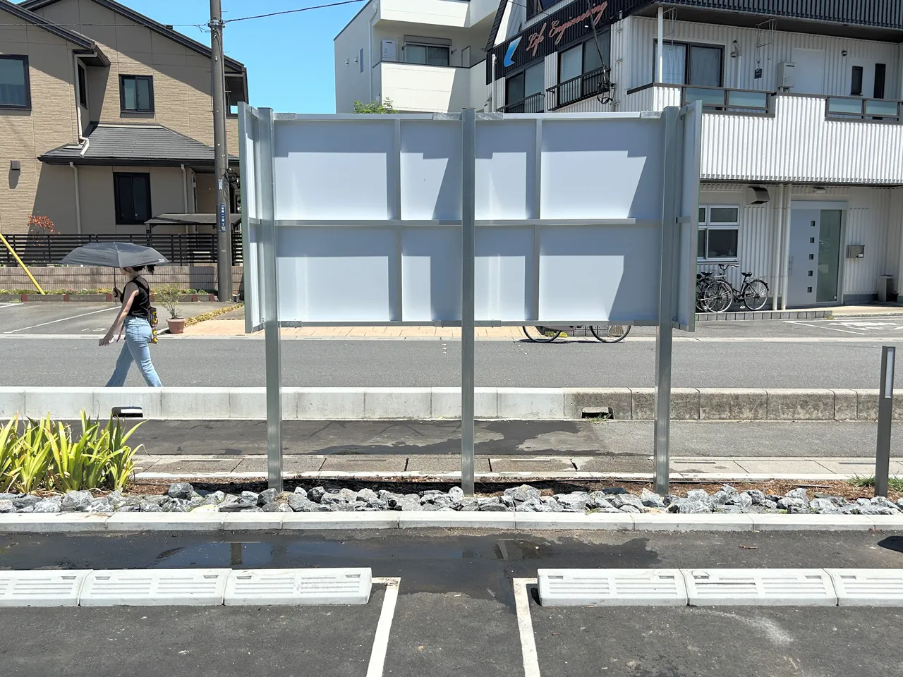 野立看板の裏側