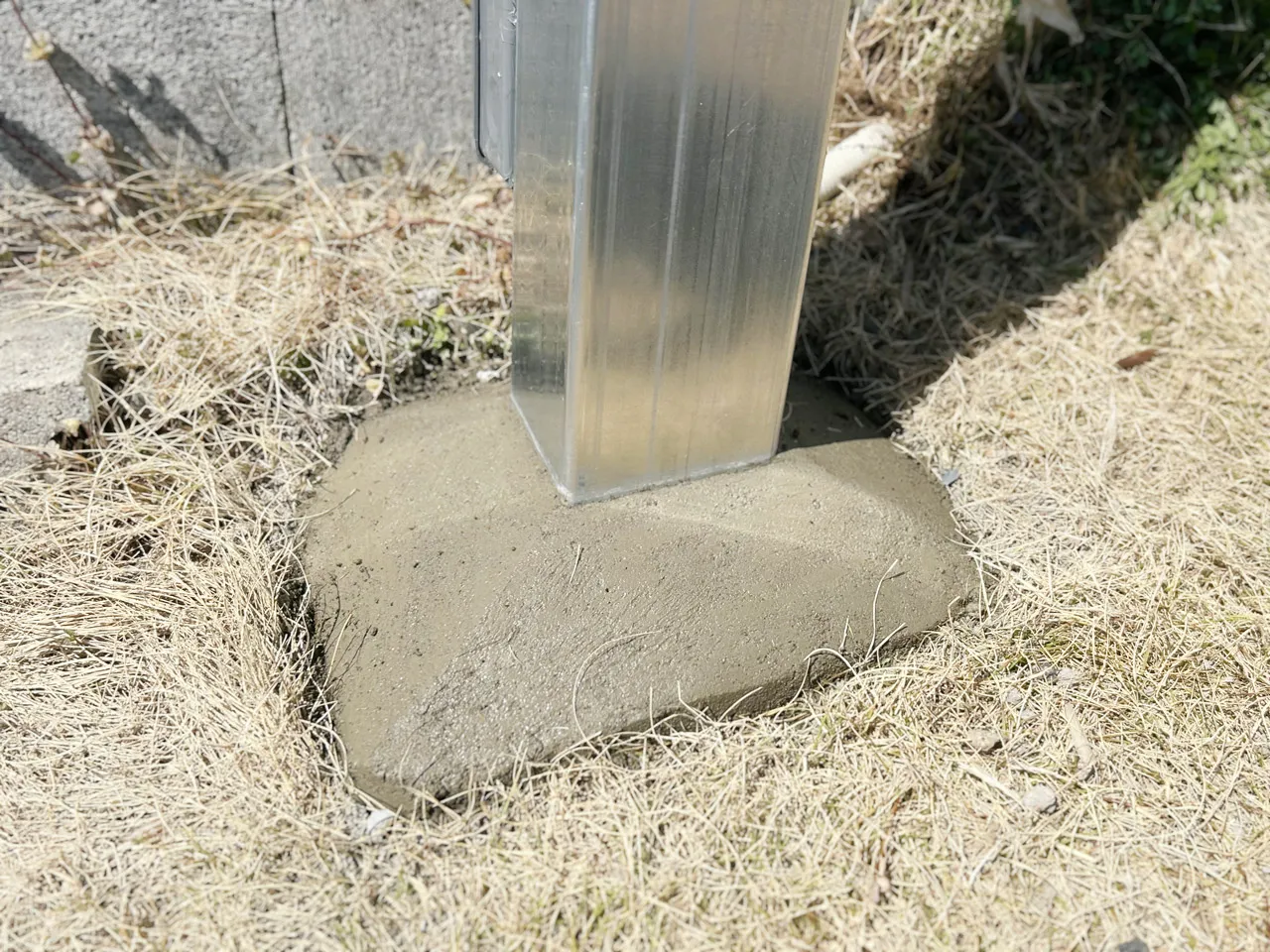袖看板の柱の基礎